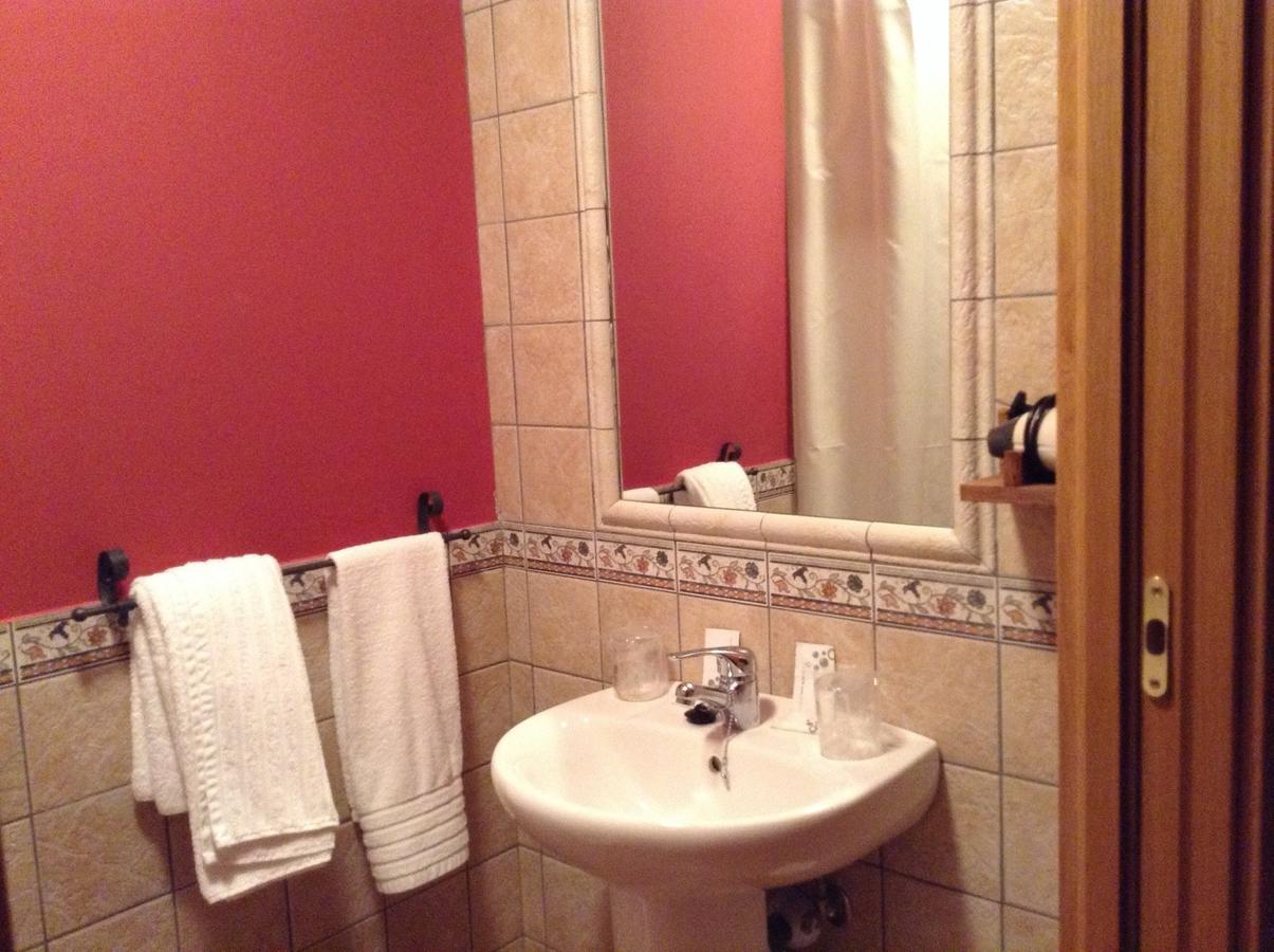 Hostal Camino Del Perdon Uterga Екстериор снимка