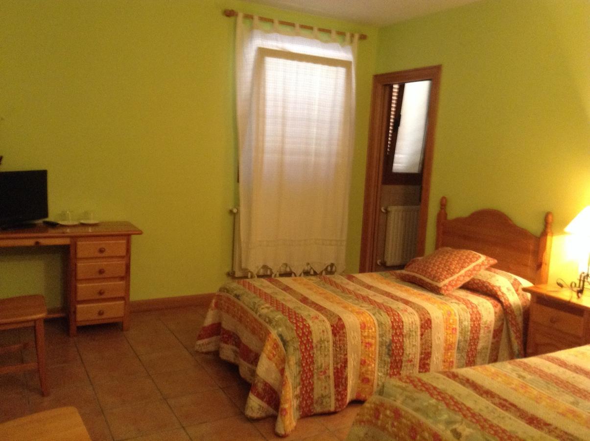 Hostal Camino Del Perdon Uterga Екстериор снимка